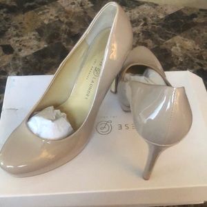 Chinese laundry platform pumps nude